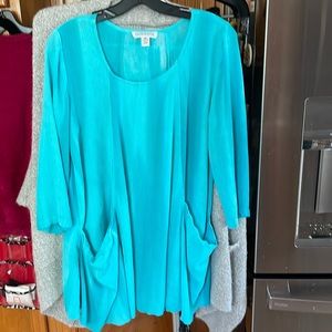 Modesce Women M  green/blue watercolor top